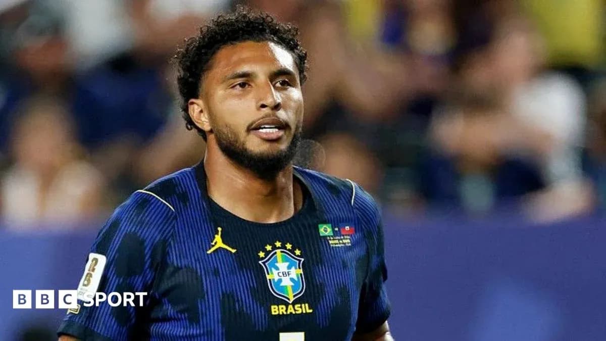 Jugador de Brasil en el campo durante el partido Jugador de Brasil en el campo durante el partido