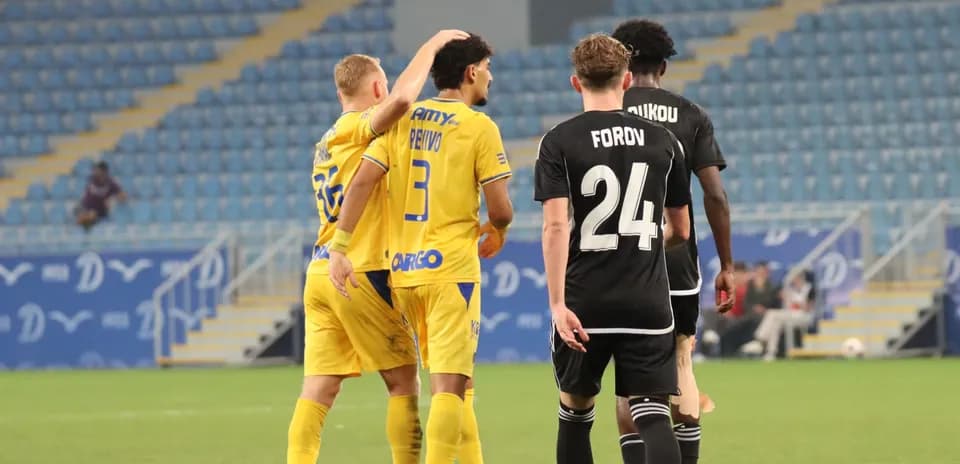 Jugadores de Maccabi Tel Aviv celebrando un gol Jugadores de Maccabi Tel Aviv celebrando un gol