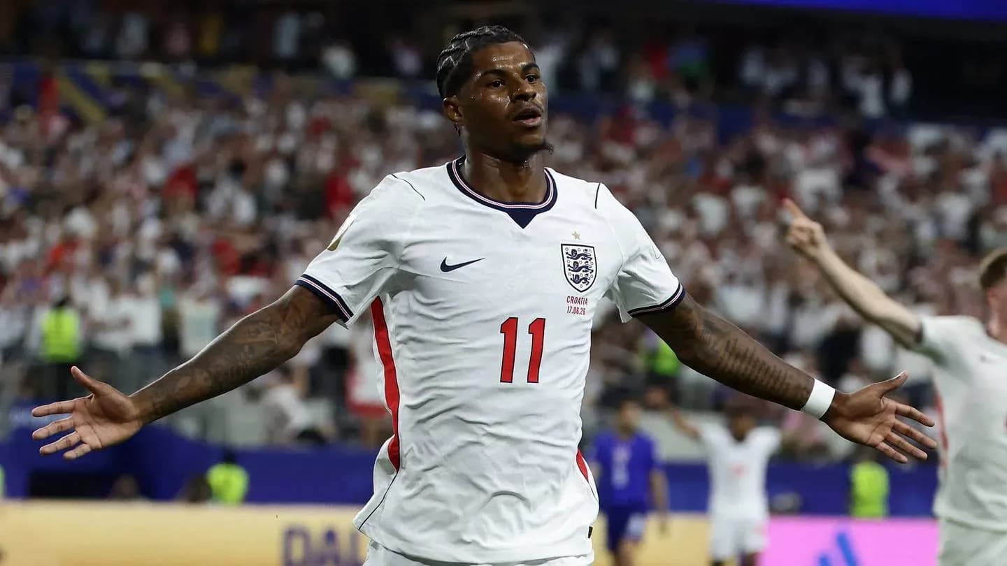Jugador de Inglaterra celebrando un gol en el partido Jugador de Inglaterra celebrando un gol en el partido