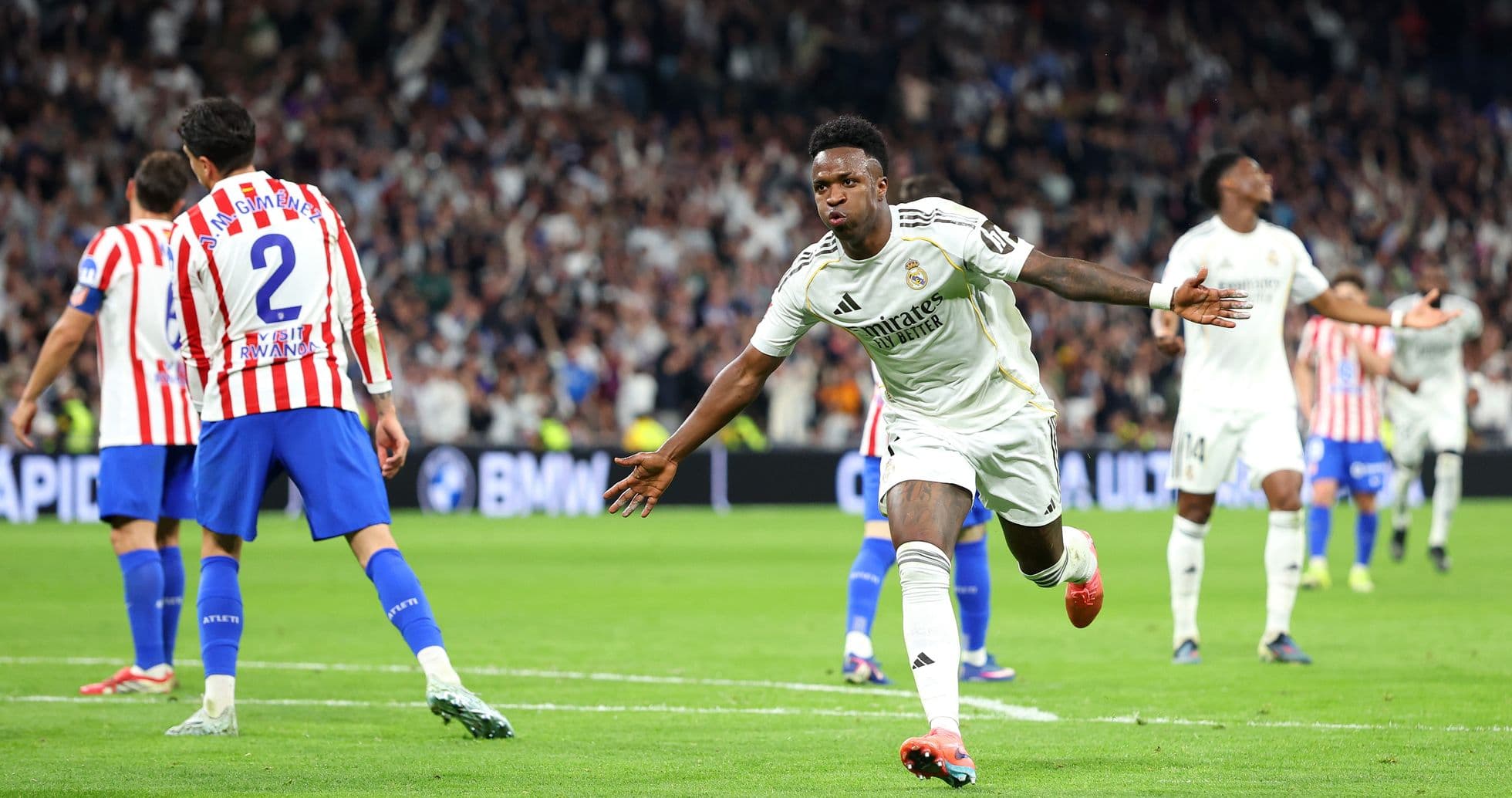 Vinícius Jr. celebra un gol en el derbi Vinícius Jr. celebra un gol en el derbi