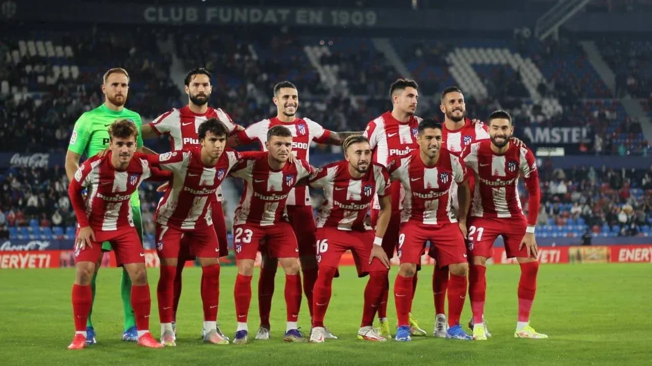 Jugadores de Atlético de Madrid en formación Jugadores de Atlético de Madrid en formación