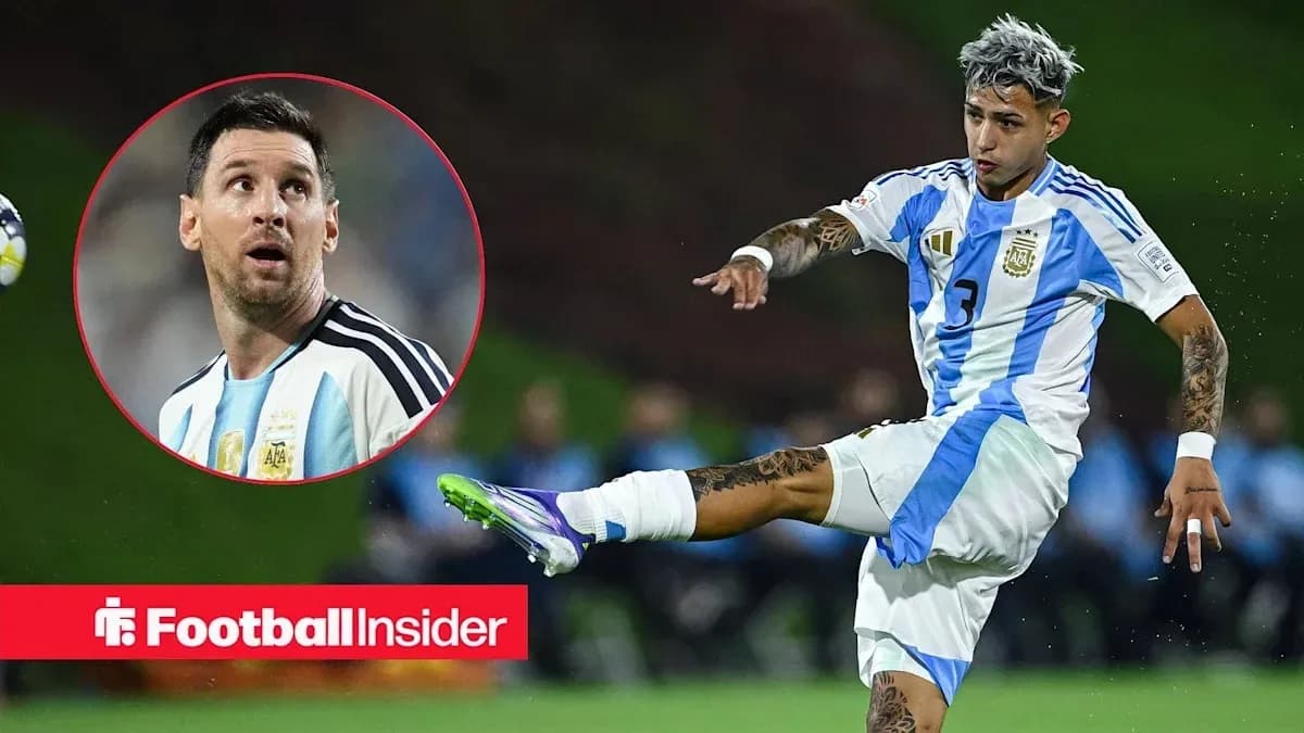 Jugador argentino realizando un pase durante el partido Jugador argentino realizando un pase durante el partido