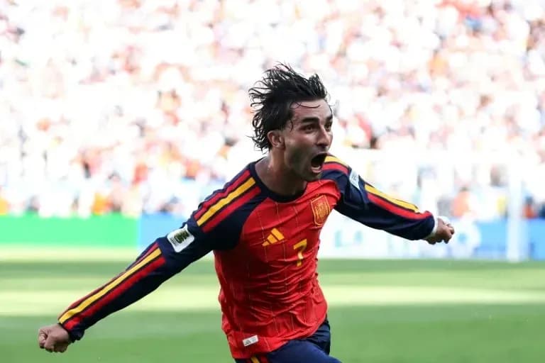 Jugador de España celebrando un gol en el partido Jugador de España celebrando un gol en el partido