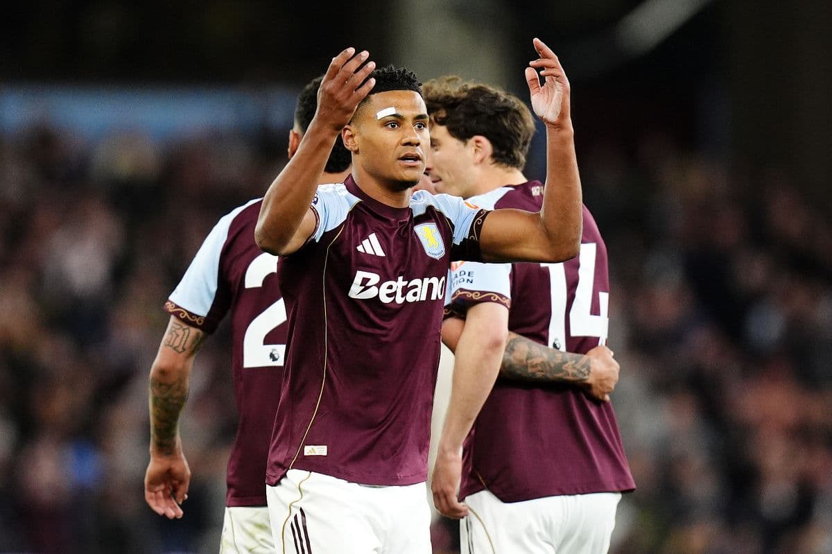 Jugador de Aston Villa en el partido Jugador de Aston Villa en el partido