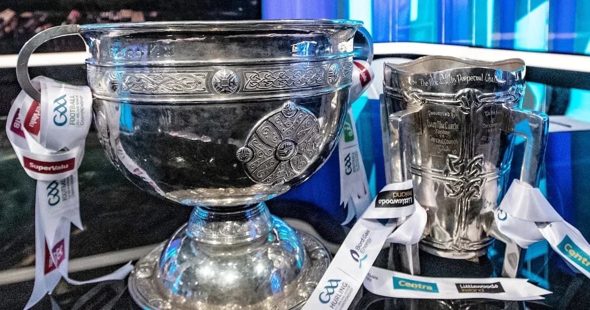 Trofeos de GAA en exhibición en evento Trofeos de GAA en exhibición en evento
