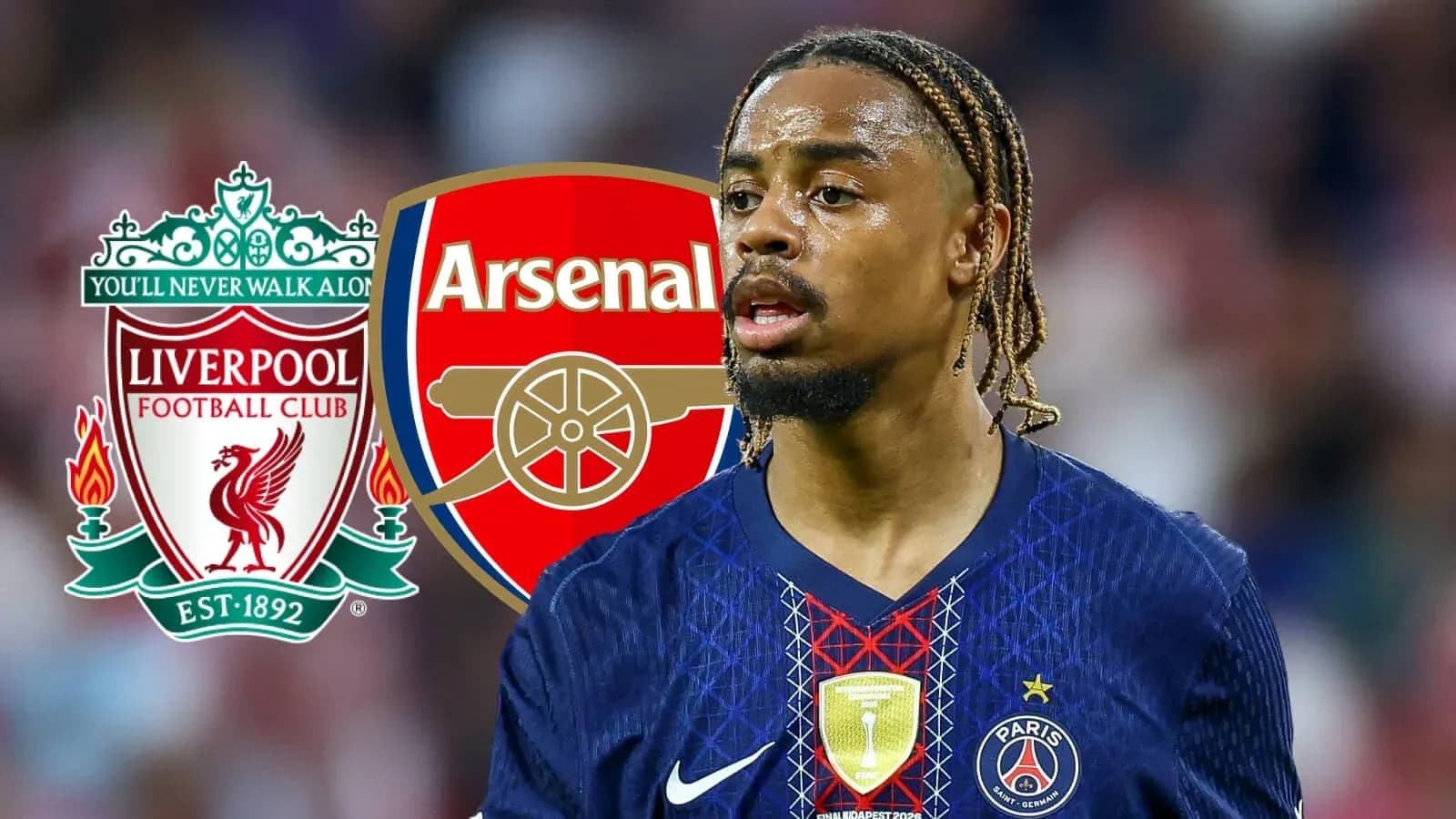 Jugador de PSG con logos de Liverpool y Arsenal Jugador de PSG con logos de Liverpool y Arsenal