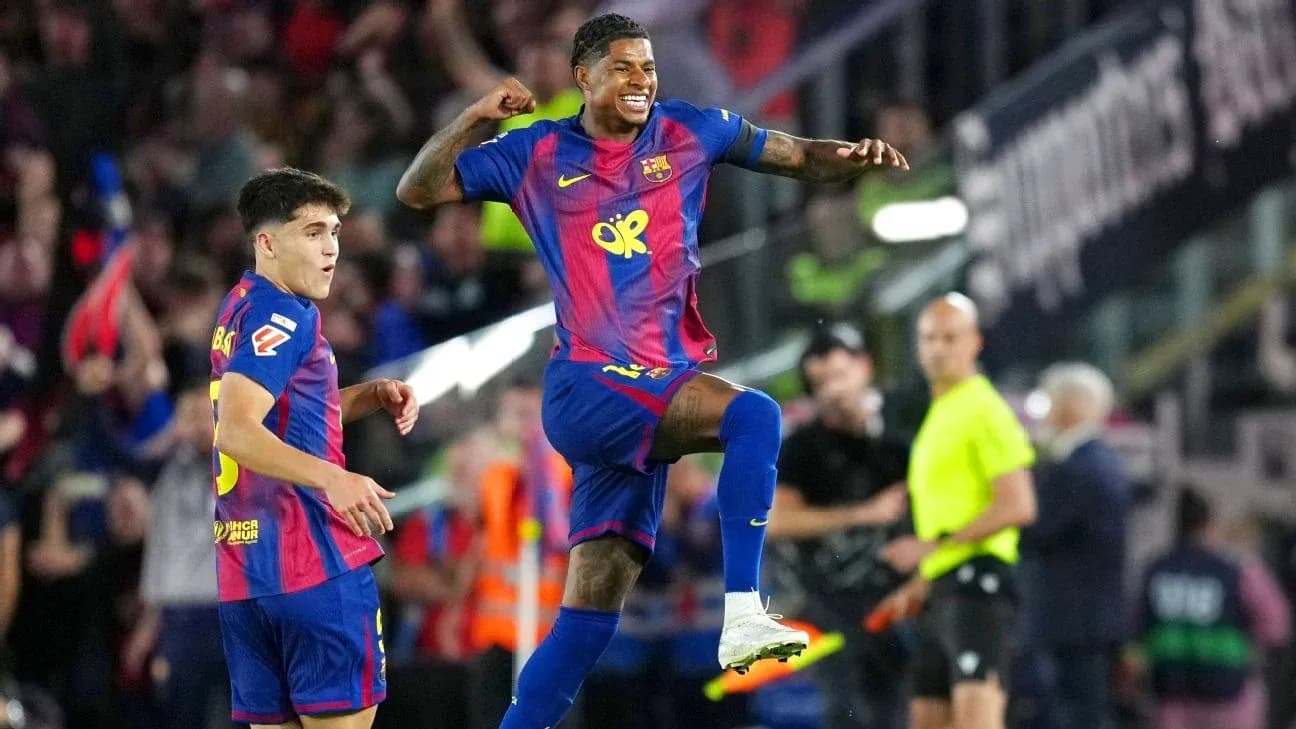Jugadores del Barcelona celebrando un gol en el partido Jugadores del Barcelona celebrando un gol en el partido