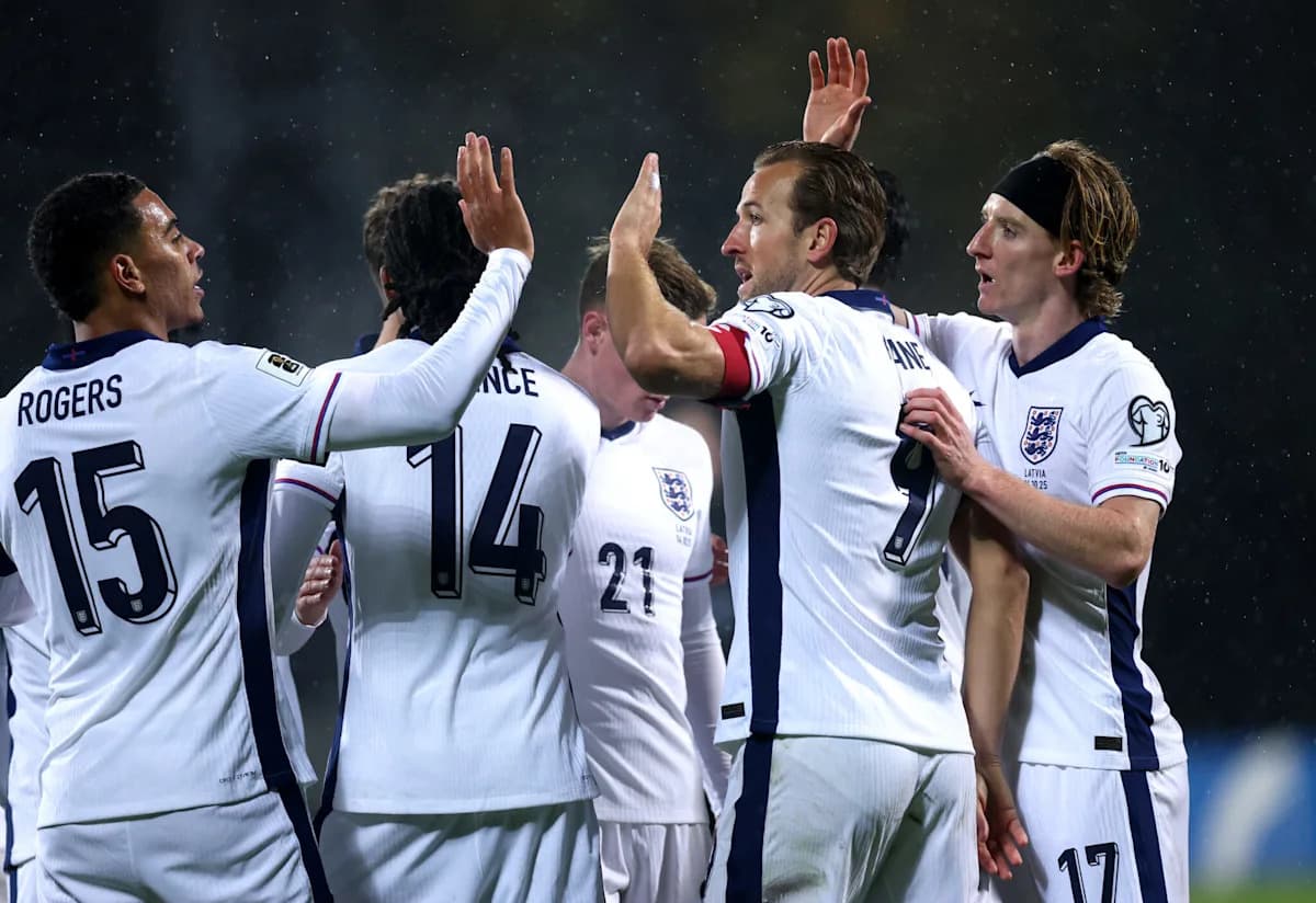 Jugadores de Inglaterra celebrando un gol en equipo Jugadores de Inglaterra celebrando un gol en equipo