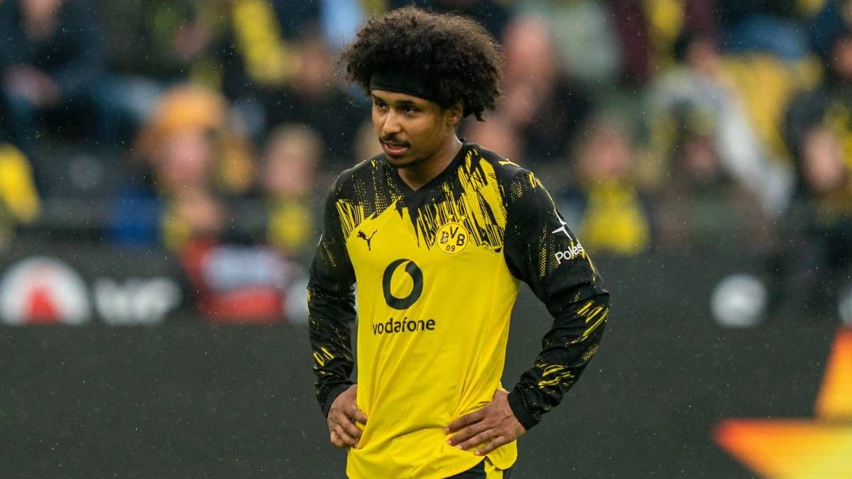 Jugador de Borussia Dortmund en el campo durante el partido Jugador de Borussia Dortmund en el campo durante el partido