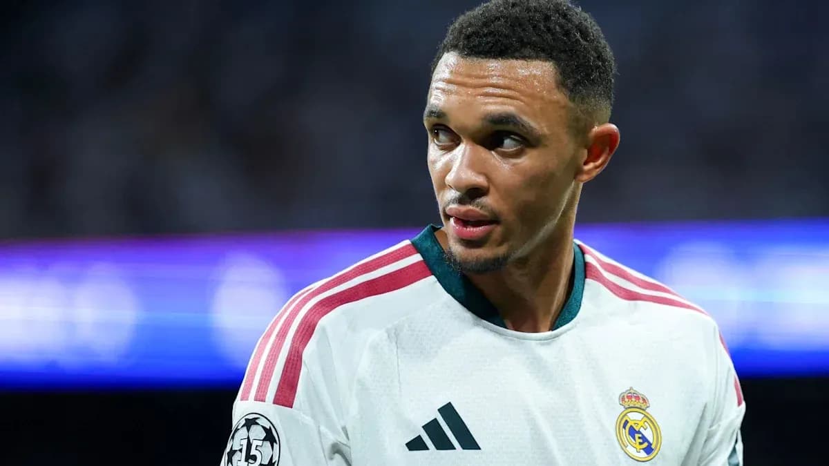Jugador de Real Madrid en el campo de juego Jugador de Real Madrid en el campo de juego