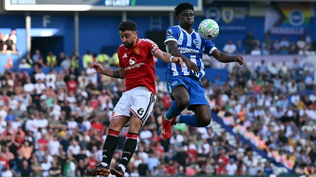 Jugadores de Manchester United y Brighton en acción Jugadores de Manchester United y Brighton en acción
