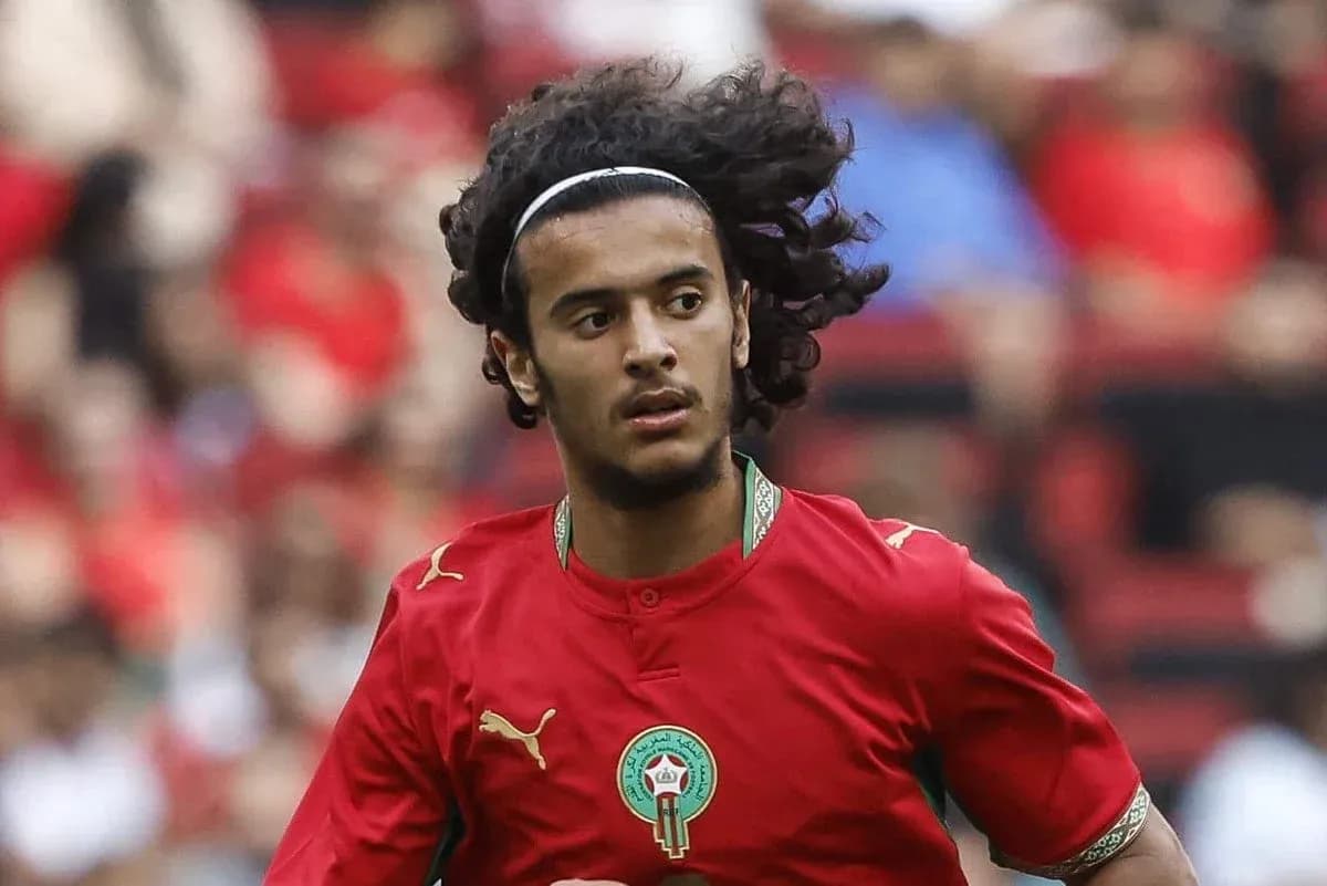 Jugador de Marruecos corriendo durante un partido Jugador de Marruecos corriendo durante un partido