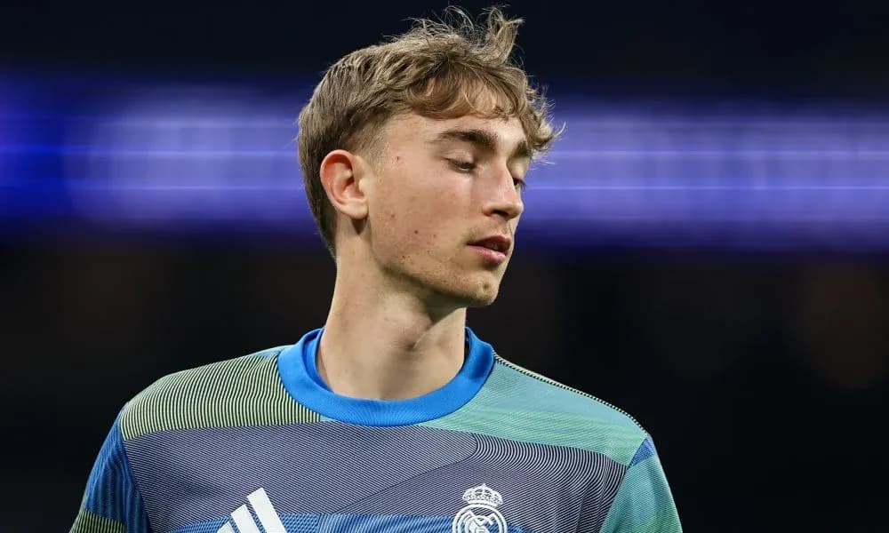 Portero del Real Madrid con uniforme de entrenamiento Portero del Real Madrid con uniforme de entrenamiento