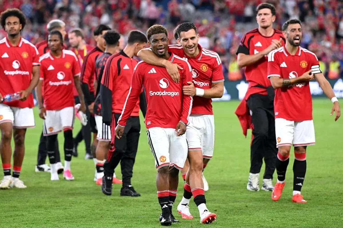 Jugadores de Manchester United celebrando tras el partido Jugadores de Manchester United celebrando tras el partido