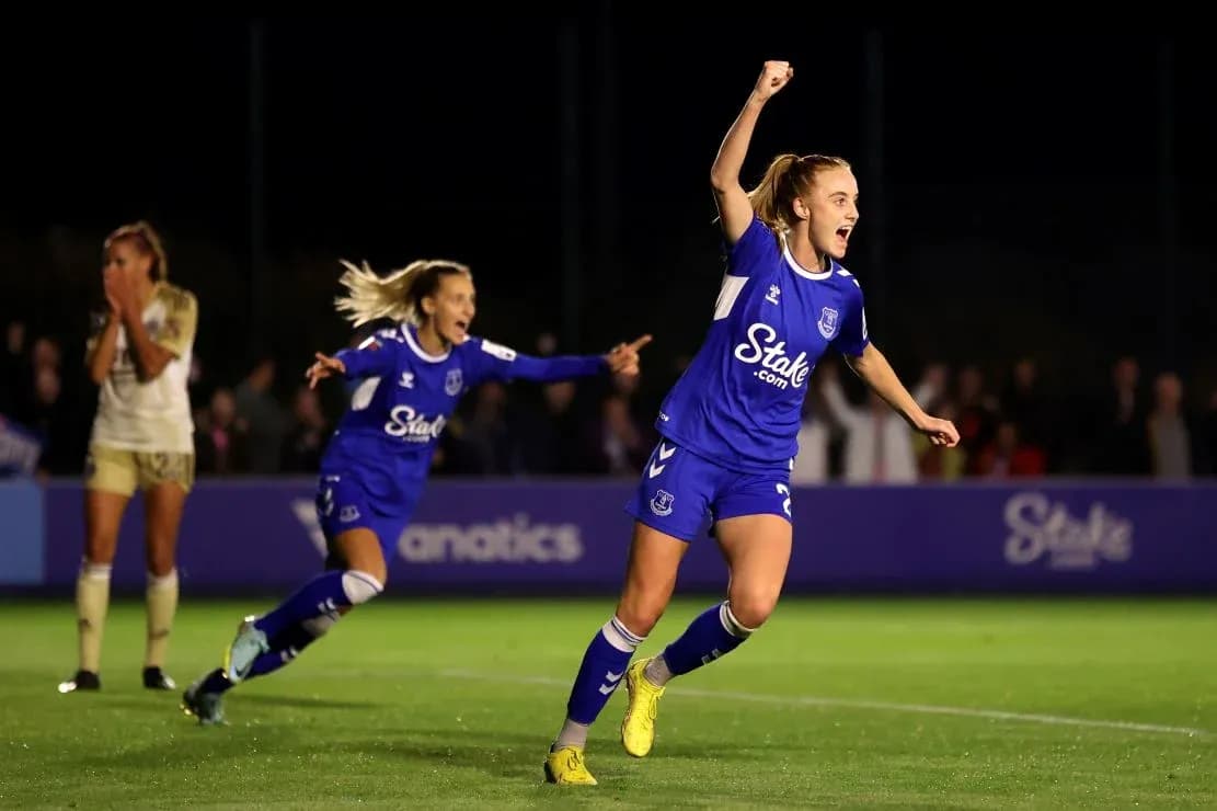Jugadora de Everton celebrando un gol Jugadora de Everton celebrando un gol