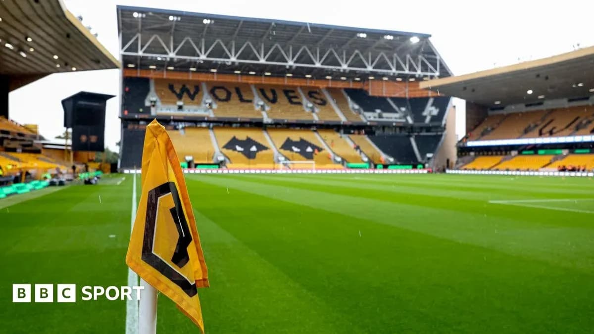 Esquina del campo en el estadio de Wolverhampton Esquina del campo en el estadio de Wolverhampton