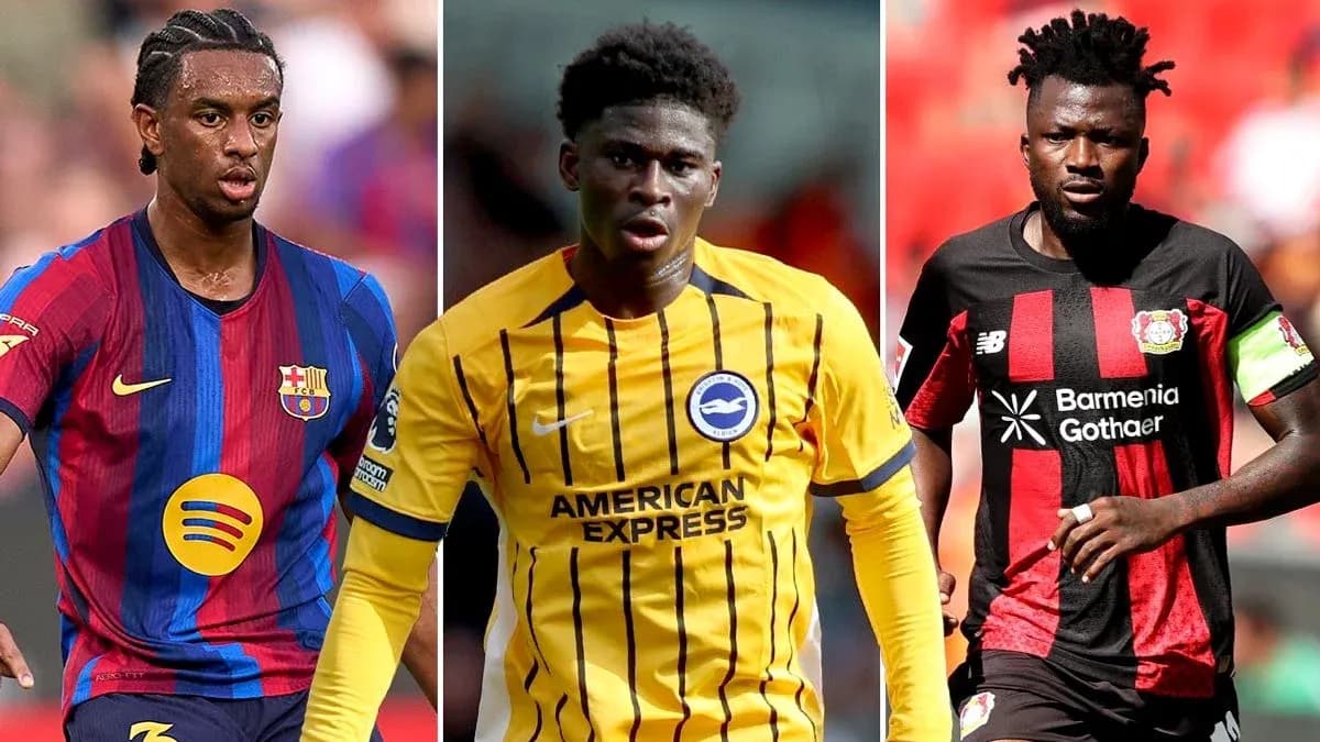 Tres jugadores de fútbol en diferentes camisetas de clubes Tres jugadores de fútbol en diferentes camisetas de clubes