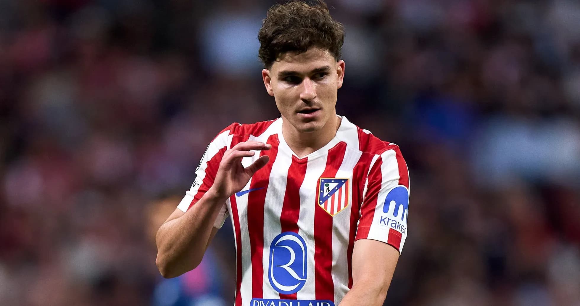 Jugador de Atlético de Madrid en el campo Jugador de Atlético de Madrid en el campo