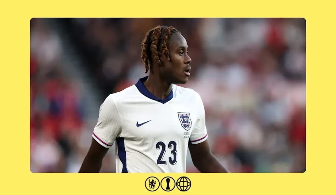 Jugador de Inglaterra con camiseta blanca durante partido Jugador de Inglaterra con camiseta blanca durante partido