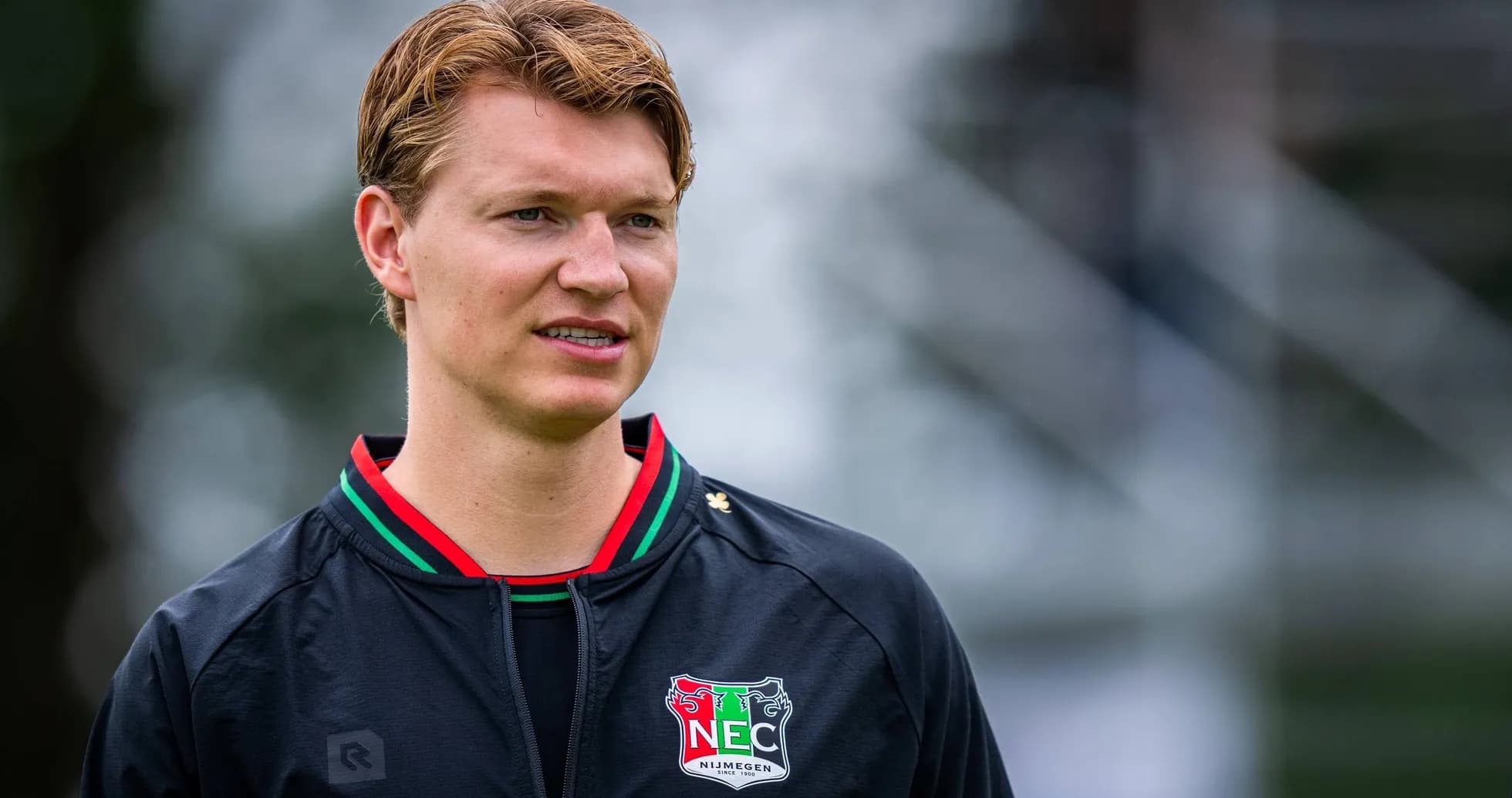 Jugador de NEC Nijmegen durante sesión de entrenamiento Jugador de NEC Nijmegen durante sesión de entrenamiento