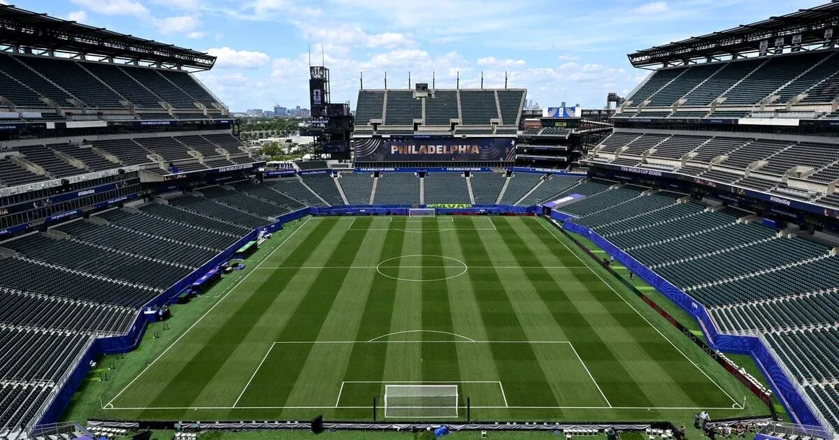 Estadio vacío con campo de fútbol en Philadelphia Estadio vacío con campo de fútbol en Philadelphia