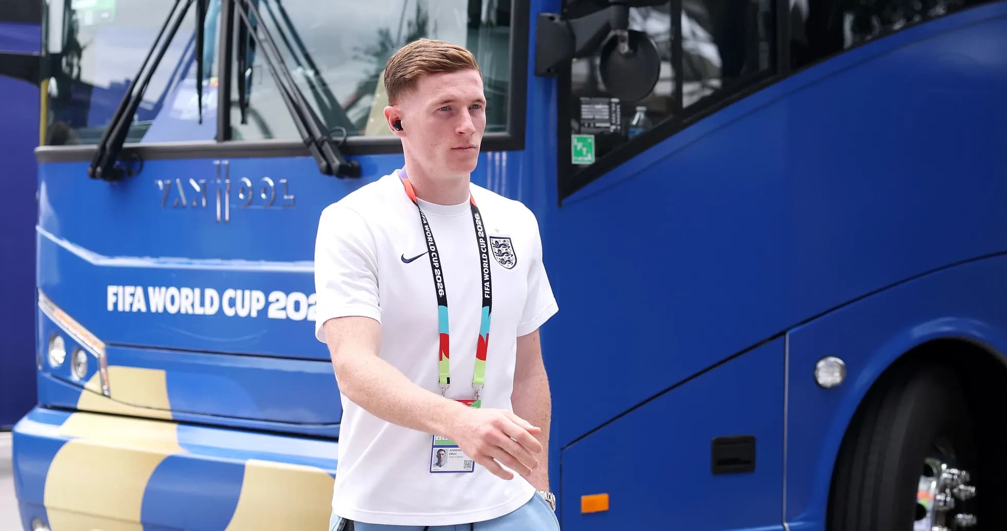 Jugador de Inglaterra llegando al autobús del Mundial Jugador de Inglaterra llegando al autobús del Mundial