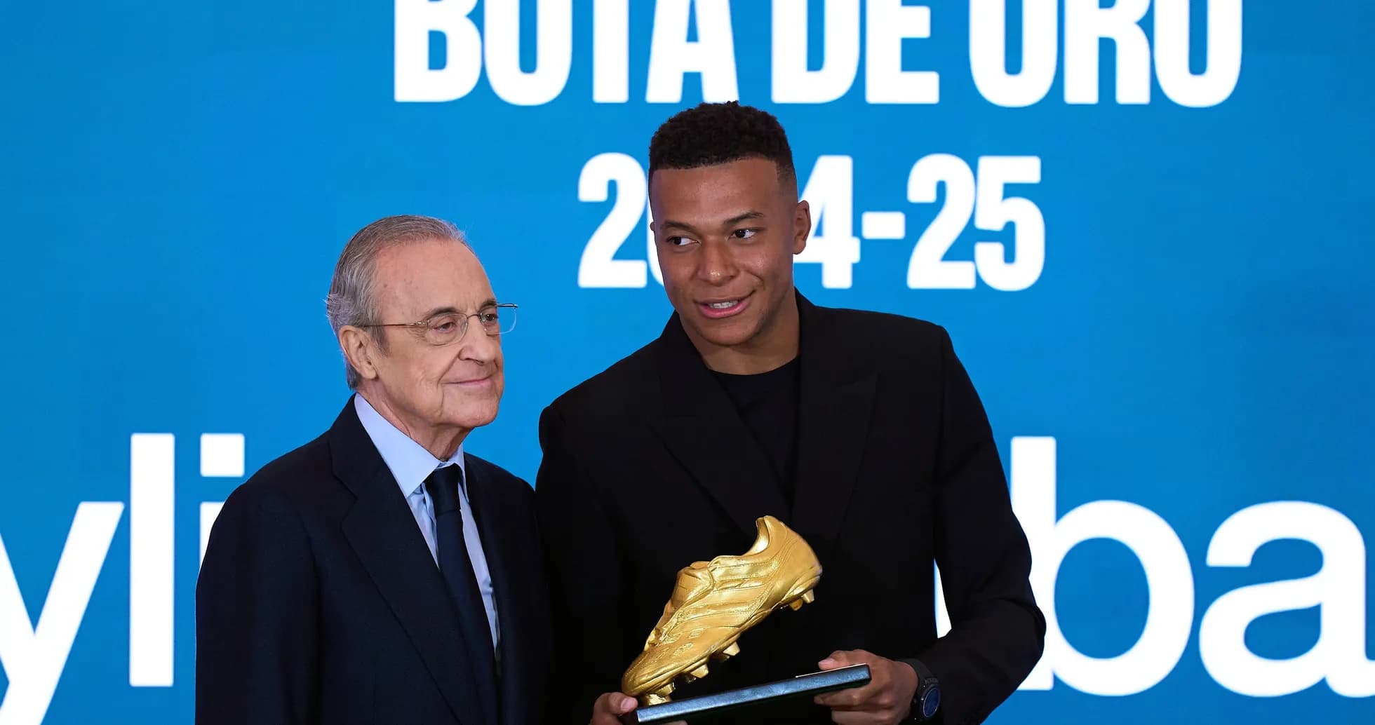 Kylian Mbappé recibe la Bota de Oro 2024-25 Kylian Mbappé recibe la Bota de Oro 2024-25