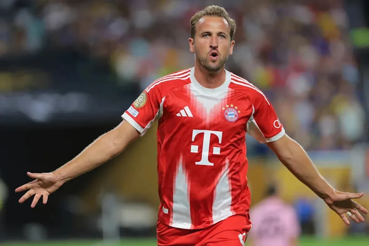 Jugador de Bayern Múnich celebrando un gol Jugador de Bayern Múnich celebrando un gol