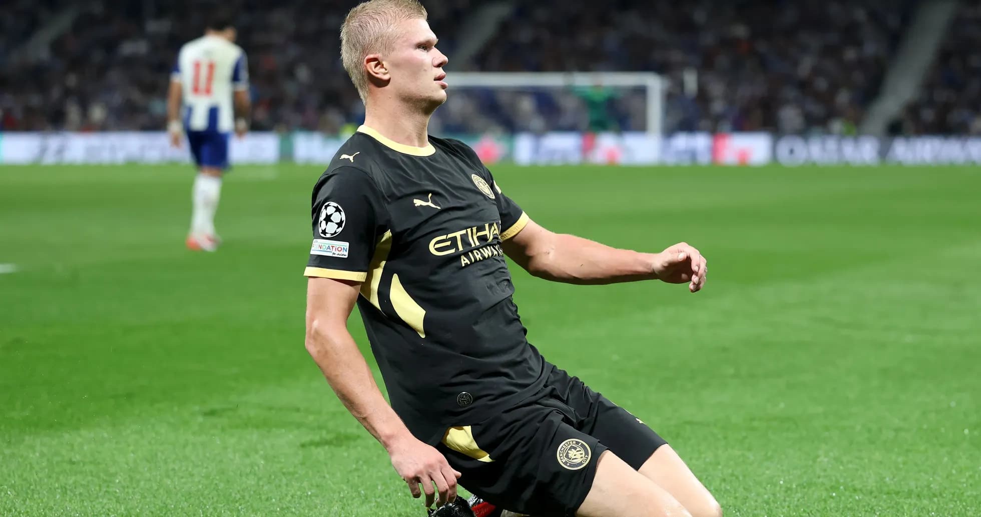 Jugador de Manchester City en acción durante el partido Jugador de Manchester City en acción durante el partido