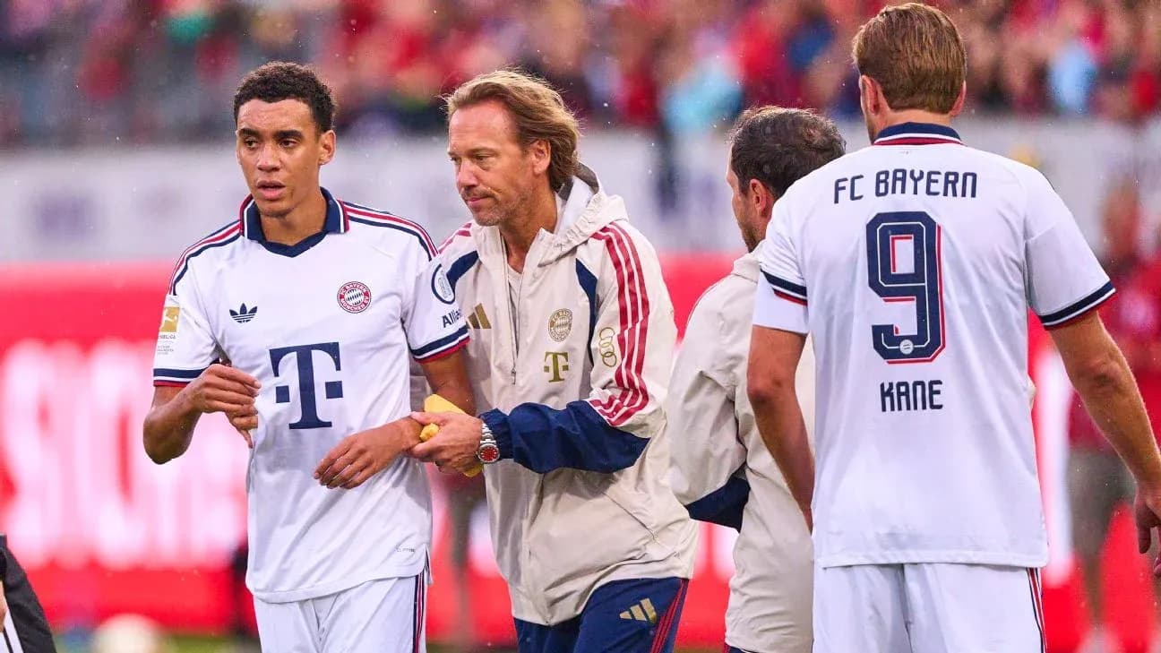 Jugadores del Bayern Múnich en el banquillo durante el partido Jugadores del Bayern Múnich en el banquillo durante el partido