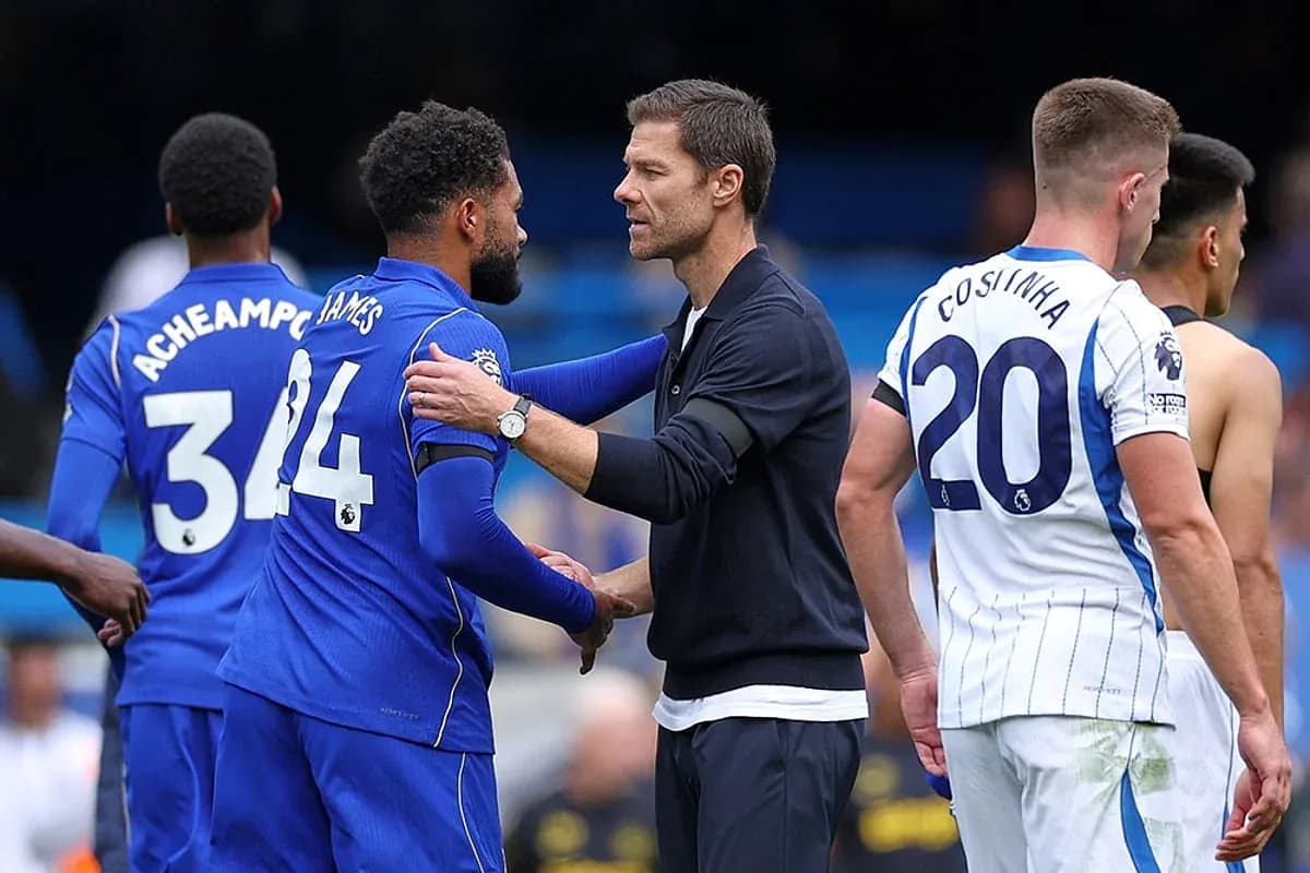 Jugadores de Chelsea y Brighton saludándose Jugadores de Chelsea y Brighton saludándose