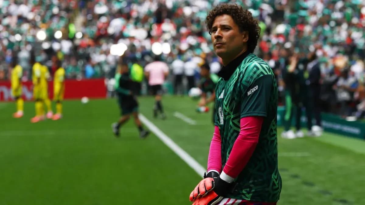 Por qué Guillermo Ochoa no juega esta noche con México y la historia que está haciendo en el Mundial Por qué Guillermo Ochoa no juega esta noche con México y la historia que está haciendo en el Mundial