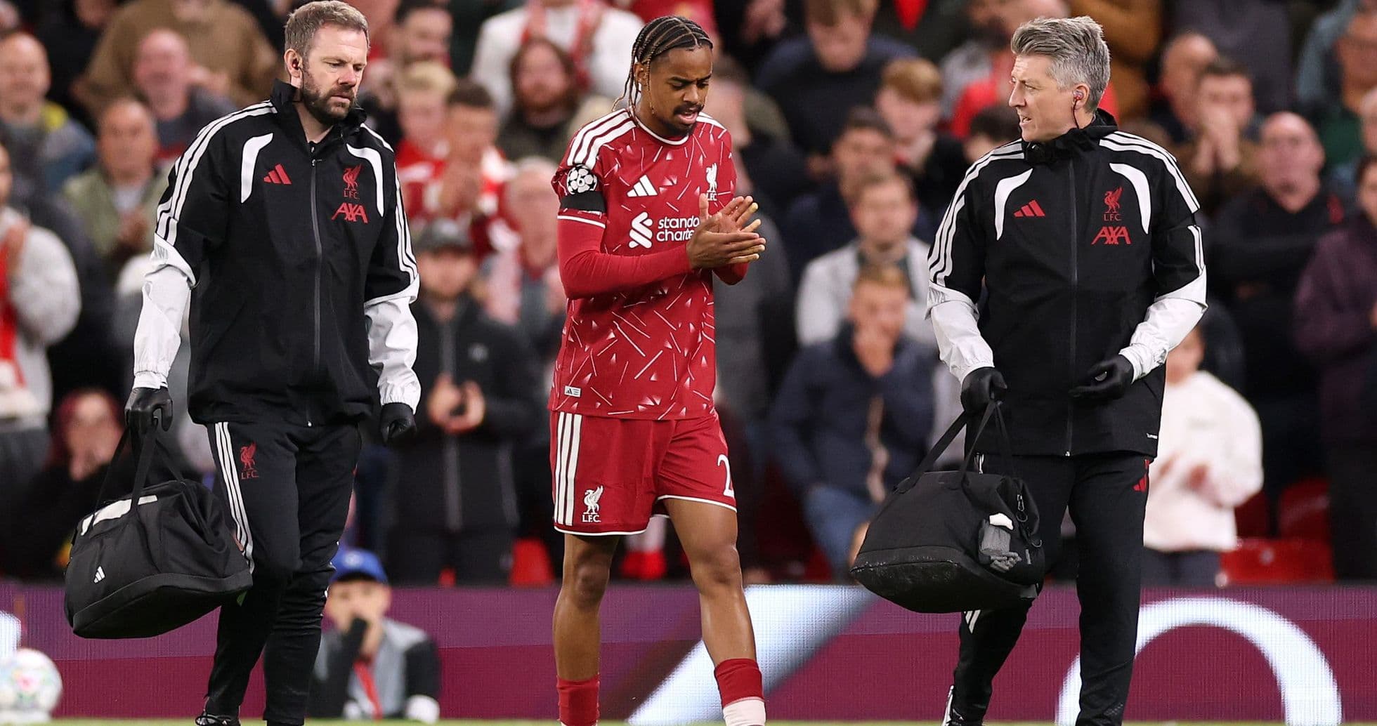 Preocupación por lesión de Bradley Barcola en su debut con Liverpool en Champions League Preocupación por lesión de Bradley Barcola en su debut con Liverpool en Champions League