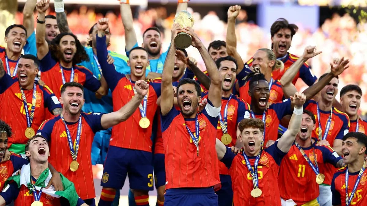 Celebraciones eufóricas en España tras ganar la final del Mundial Celebraciones eufóricas en España tras ganar la final del Mundial