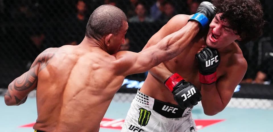Raul Rosas Jr. recuerda el aterrador final de UFC Vegas 121 contra Raoni Barcelos: No sabía si había muerto Raul Rosas Jr. recuerda el aterrador final de UFC Vegas 121 contra Raoni Barcelos: No sabía si había muerto