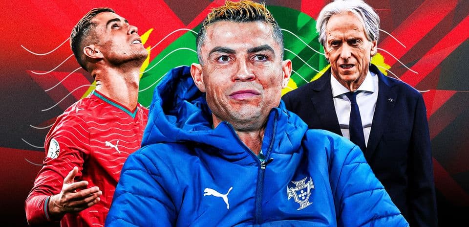 Cristiano Ronaldo debería retirarse de la selección portuguesa siguiendo el ejemplo de Messi Cristiano Ronaldo debería retirarse de la selección portuguesa siguiendo el ejemplo de Messi